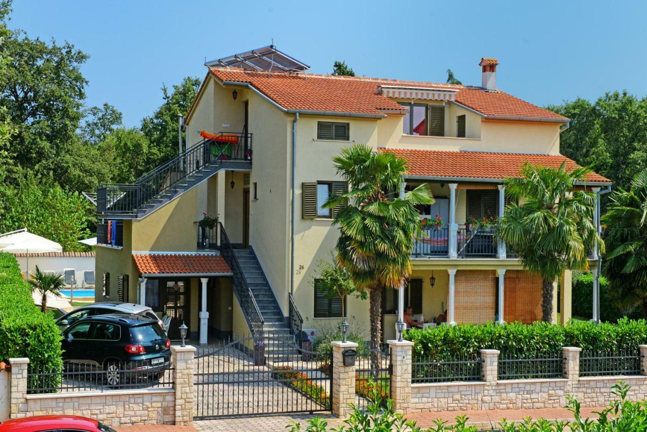 Apartments Pilic Rosini Eksteriør billede